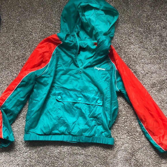 Fashionable lightweight windbreaker - Picture 1 of 1